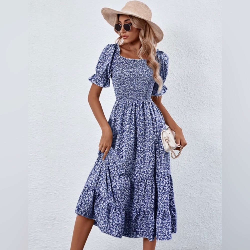 🌻NWOT SHEIN VCAY Square Neck Shirred Ditsy Floral Dress